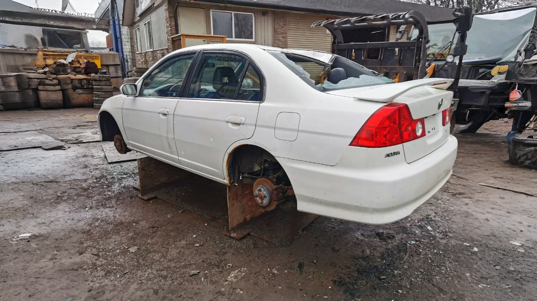 Junk car removal service