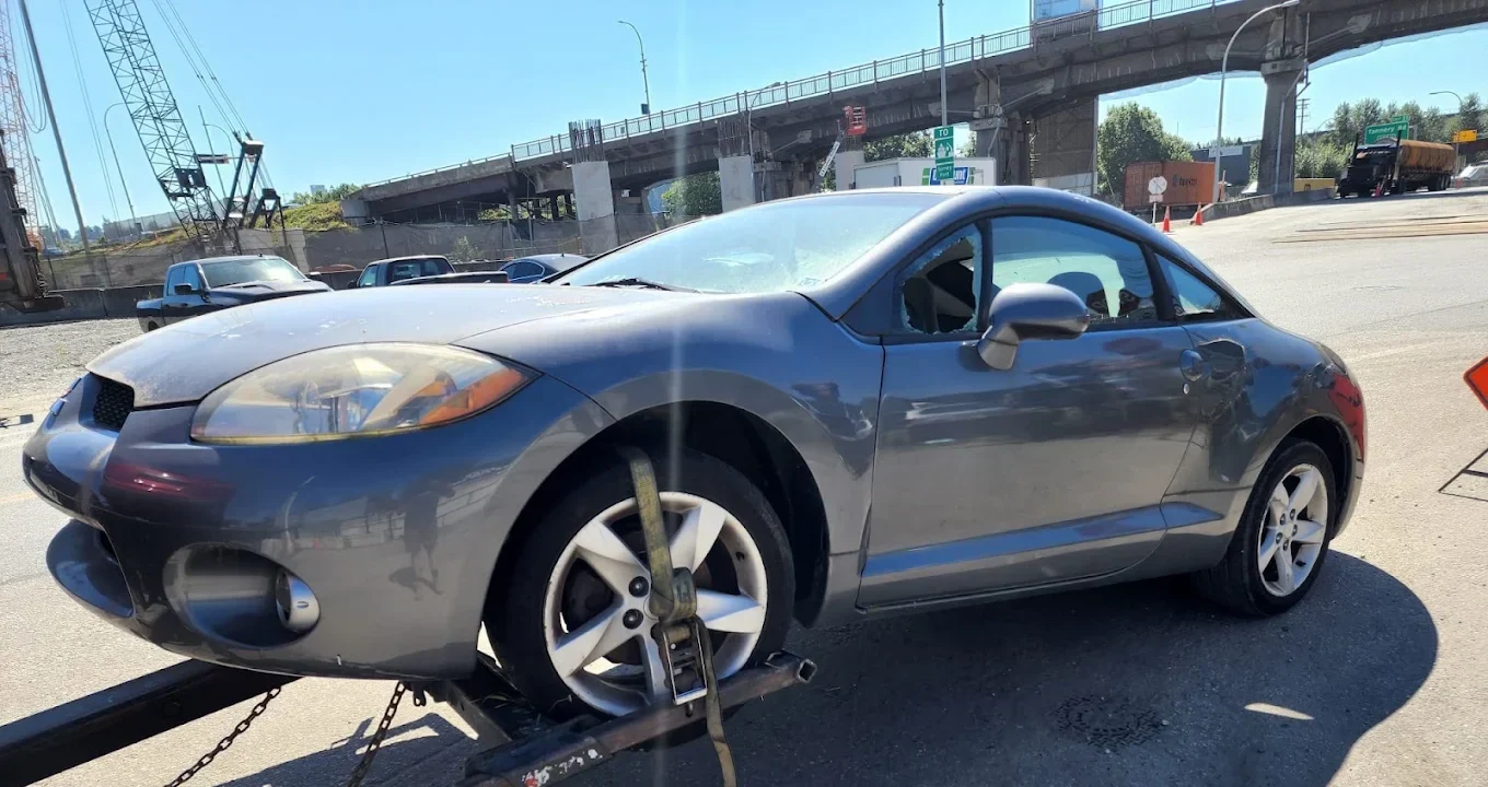 Free scrap car towing in progress